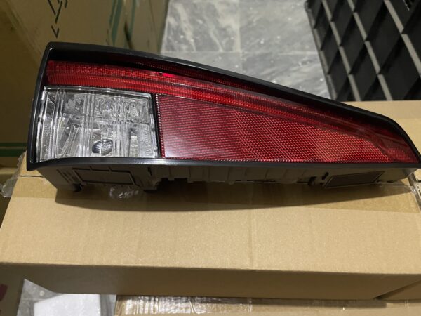 TRUNK LAMP PRIUS