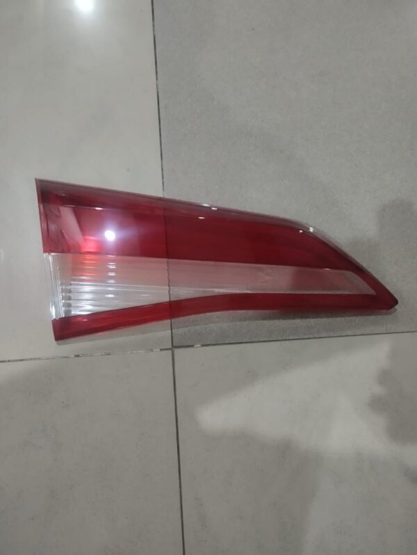 TRUNK LAMP LENS YARIS