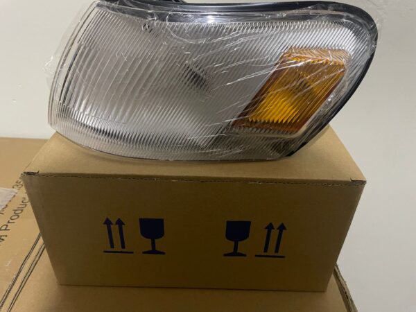 CORNER LAMP COROLLA AE100
